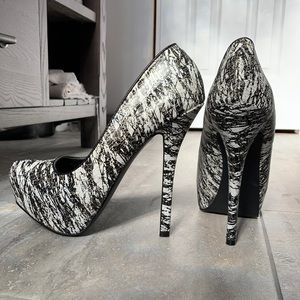 [NEW] Custom Designed Qupid Heels